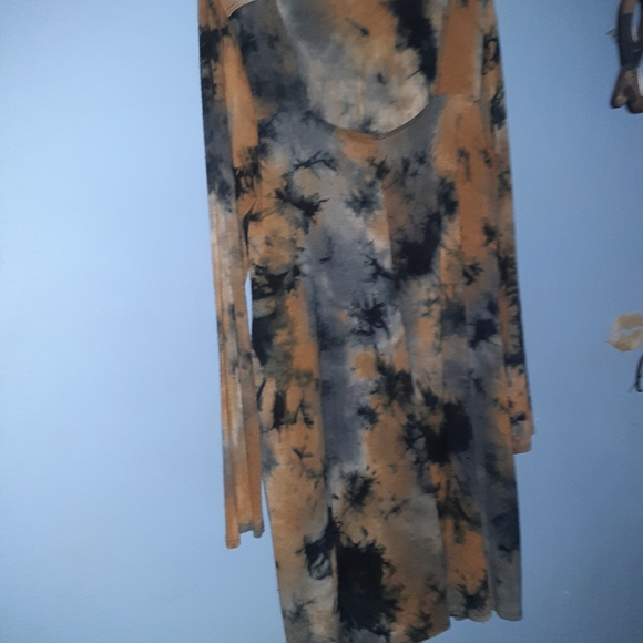 The dyed dress size large - Picture 5 of 6